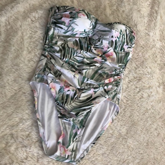 Athena tropical print swimsuit - Picture 3 of 5